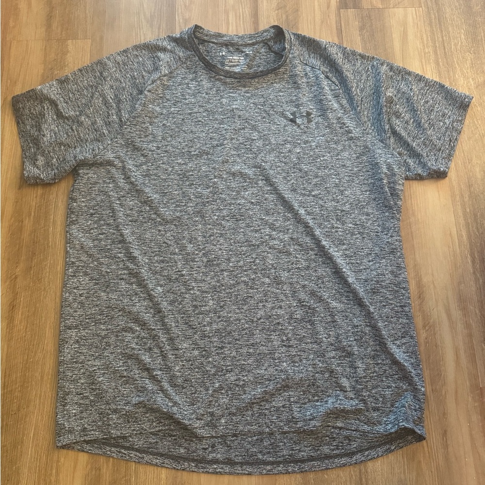 Under Armour Men's TECH TEE size large